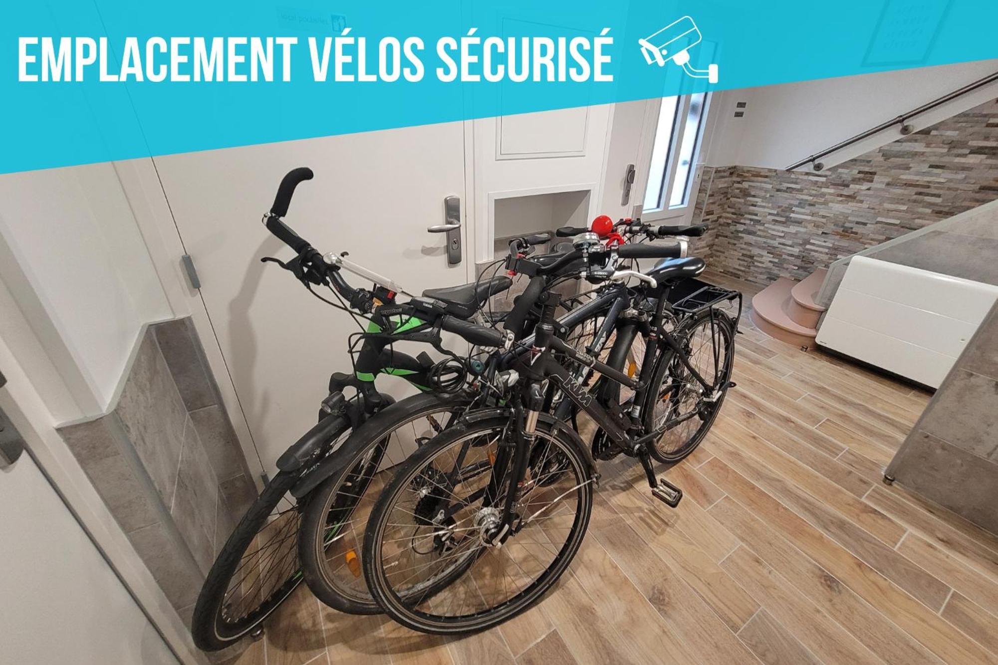 Cocon D'hiver - Netflix & Wifi - Parking Gratuit - Check-in 24h24 - Kit Bebe Inclus - Emplacement Velos - Goodmarning Appartement *